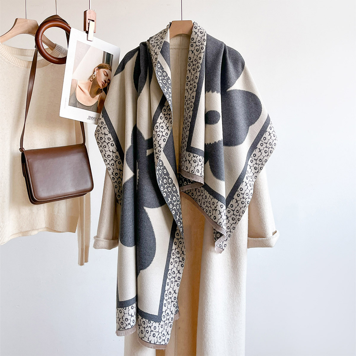 Женский шарф с крупным цветочн – обзор и цена Cashmere Scarf